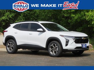 Used 2024 Chevrolet Trax LT w/ Driver Confidence Package image 1