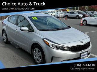 Used 2017 Kia Forte LX image 1