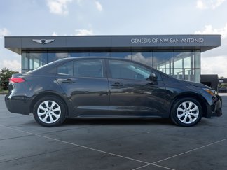 Used 2022 Toyota Corolla LE image 1