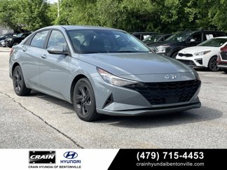Used 2022 Hyundai Elantra SEL w/ Convenience Package image 1
