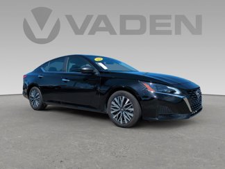 Used 2024 Nissan Altima 2.5 SV image 1