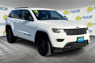 Used 2018 Jeep Grand Cherokee Laredo image 1