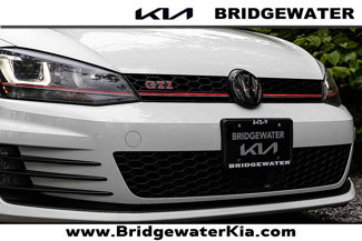 Used 2017 Volkswagen Golf 4-Door image 1