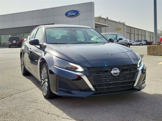 Used 2023 Nissan Altima 2.5 SV image 1