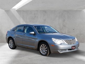 Used 2010 Chrysler Sebring Limited image 1