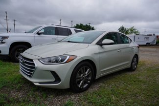 Used 2017 Hyundai Elantra SE image 1