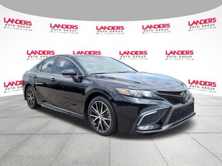 Used 2023 Toyota Camry SE image 1