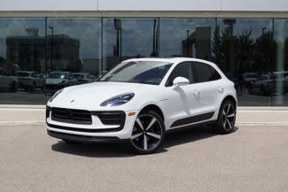 Certified 2024 Porsche Macan image 1