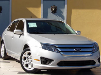 Used 2010 Ford Fusion SE image 1