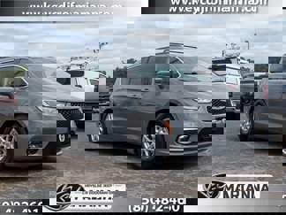 Used 2022 Chrysler Pacifica Touring-L video 1
