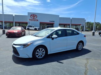Used 2022 Toyota Corolla LE image 1