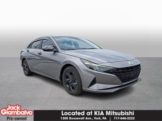 Used 2023 Hyundai Elantra SEL image 1
