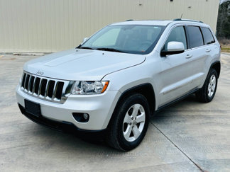 Used 2013 Jeep Grand Cherokee Laredo image 1