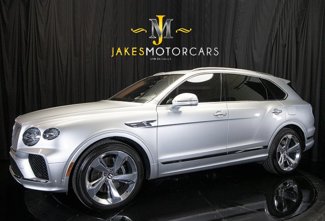 Used 2023 Bentley Bentayga Plug-In Hybrid image 1
