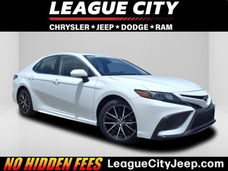 Used 2023 Toyota Camry SE image 1