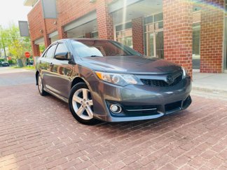Used 2014 Toyota Camry SE image 1