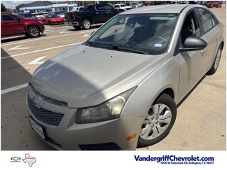 Used 2014 Chevrolet Cruze LS image 1