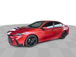 Used 2025 Toyota Camry SE image 1