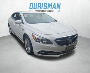 Used 2018 Buick LaCrosse Essence image 1
