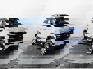 New 2025 Nissan Kicks S image 1