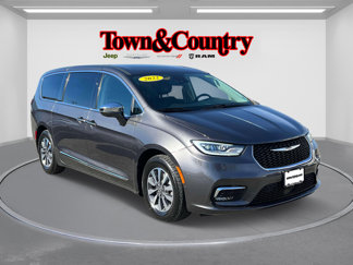 Certified 2022 Chrysler Pacifica Limited image 1