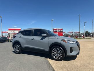 Used 2024 Nissan Kicks SV image 1