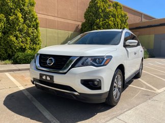 Used 2020 Nissan Pathfinder SV image 1