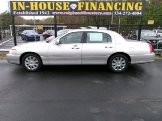 Used 2003 Lincoln Town Car Executive image 1