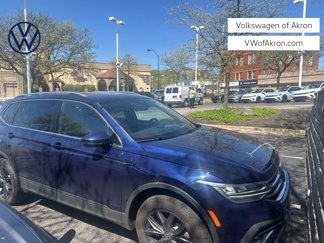 Used 2022 Volkswagen Tiguan SE w/ Panoramic Sunroof Package image 1