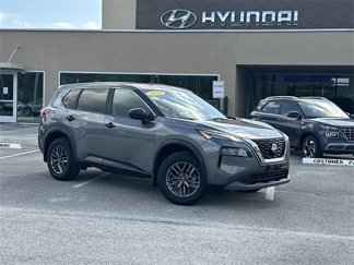Used 2023 Nissan Rogue S image 1