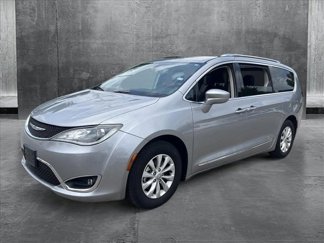 Used 2018 Chrysler Pacifica Touring-L image 1