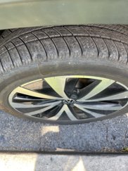 Used 2022 Volkswagen Taos SE image 1