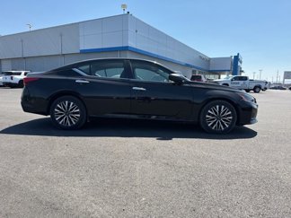 Used 2024 Nissan Altima 2.5 SV image 1