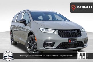 New 2025 Chrysler Pacifica Limited w/ Uconnect Theater Family Group image 1