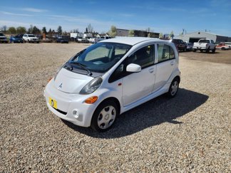 Used 2012 Mitsubishi i SE image 1