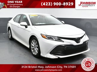 Used 2018 Toyota Camry LE image 1
