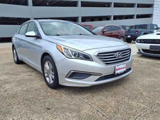 Used 2016 Hyundai Sonata SE image 1