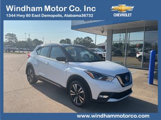 Used 2018 Nissan Kicks SR image 1