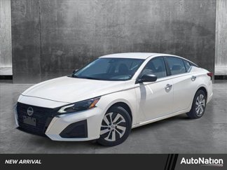 Used 2025 Nissan Altima 2.5 S image 1