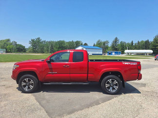 Used 2016 Toyota Tacoma SR5 image 1