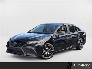 Used 2021 Toyota Camry SE image 1