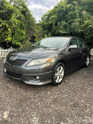 Used 2010 Toyota Camry SE image 1