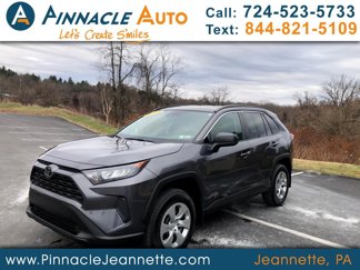 Used 2021 Toyota RAV4 LE image 1