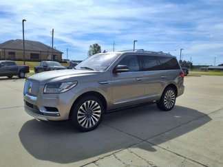 Used 2019 Lincoln Navigator Reserve image 1