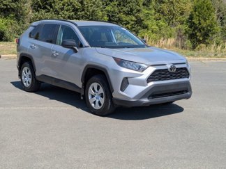 Used 2021 Toyota RAV4 LE image 1