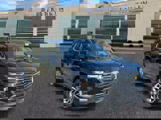 Used 2022 Chevrolet Traverse LT image 1