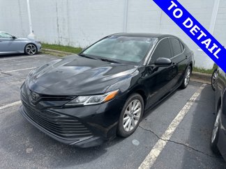Used 2018 Toyota Camry LE image 1