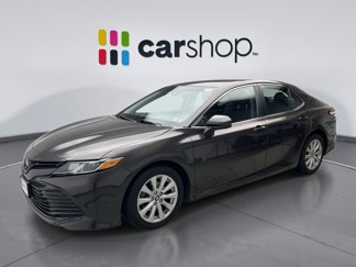 Used 2018 Toyota Camry LE image 1