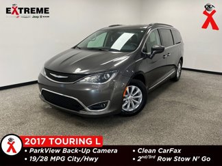Used 2017 Chrysler Pacifica Touring-L image 1