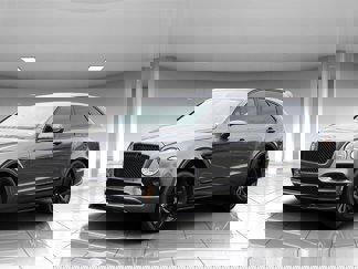Used 2018 Bentley Bentayga Onyx Edition image 1